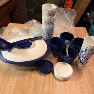 Tupperware Essentials  Soup Tureen, Cups and Condiment Caddy  - Brand New